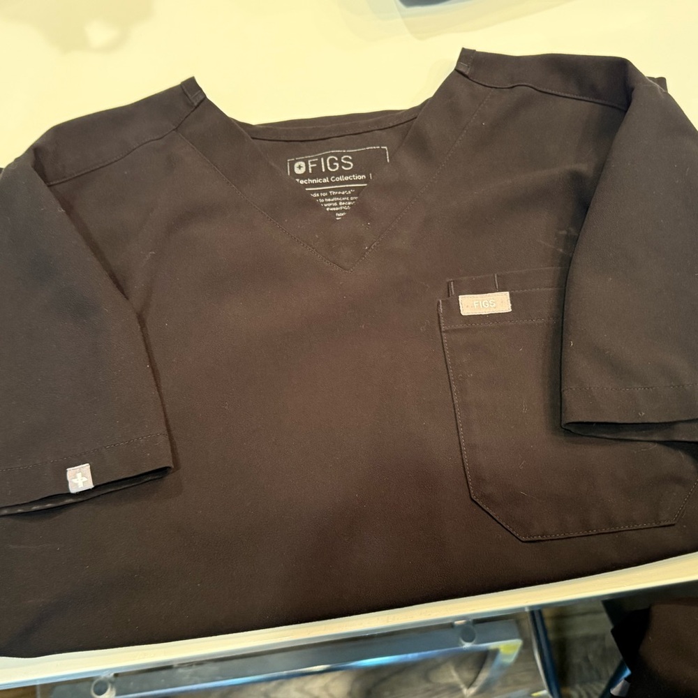 FIGS Men's Black V-Neck Shirt